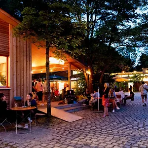 The Tent - Youth Only - Buchung Leider Nur Bis 30 Jahre Moeglich! Hostel München
